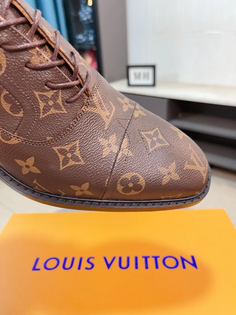 Ex-factory price 720🌹🌹High version [LV] Louis Vuitton's popular casual leather shoes🎖Fashionable and elegant🎖🎖Material: Original imported open-edge beaded cowhide, washed cowhide leather lining, original open-molded rubber outsole, high-end and classy, ​​elegant quality, instantly transforming into a handsome man ❤❤Standard\nNumber: 38-44